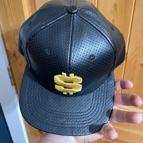 $ SnapBack - Picture 4 of 5